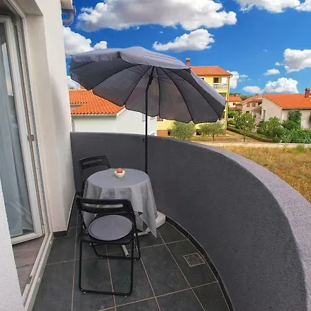 Luna Apartment